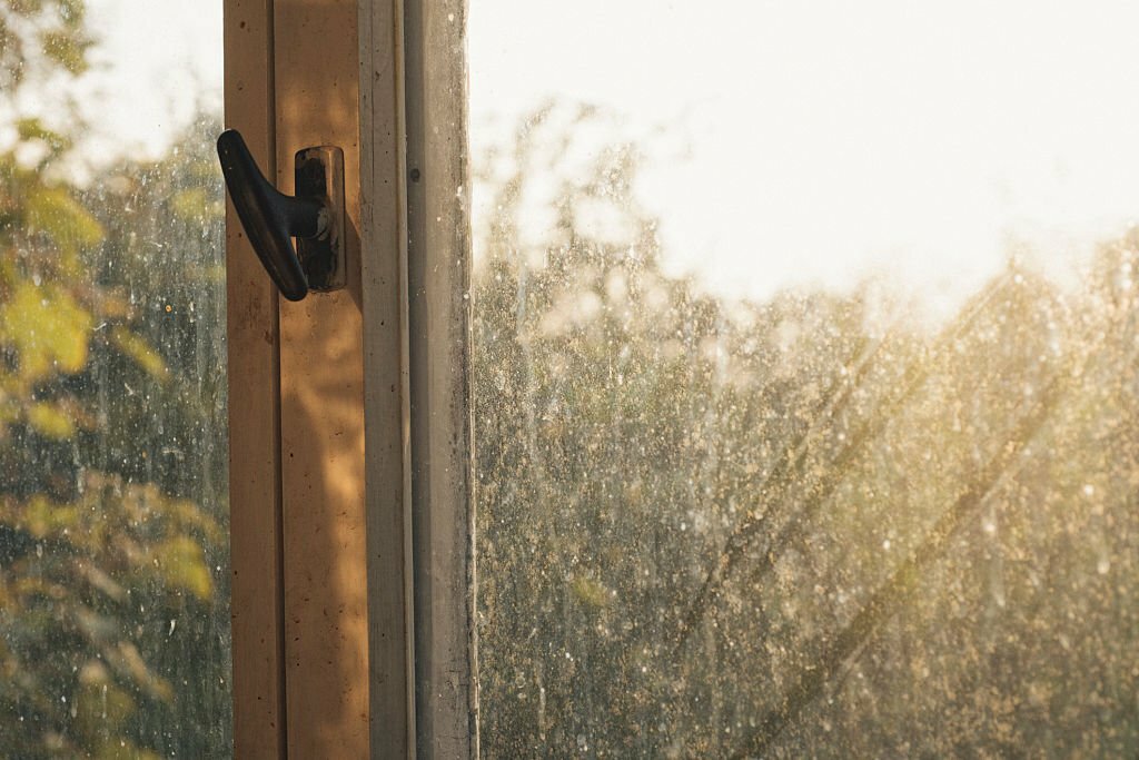 dirty window cleaning